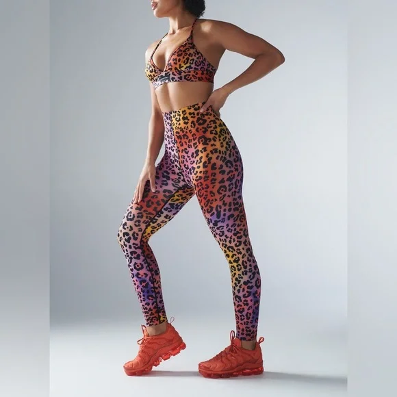 Savage X Fenty Hotline Caramel Leopard Legging & Sports Bra Set - Picture 2 of 8